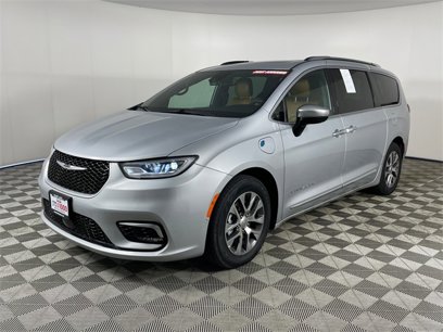 Used 2023 Chrysler Pacifica Pinnacle