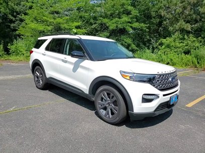New 2024 Ford Explorer XLT w/ Equipment Group 202A