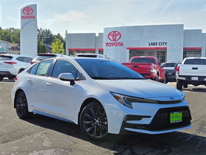 New 2025 Toyota Corolla SE w/ SE Premium Package