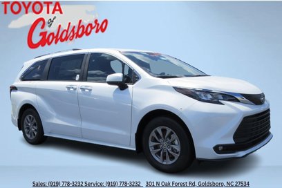 New 2025 Toyota Sienna XLE
