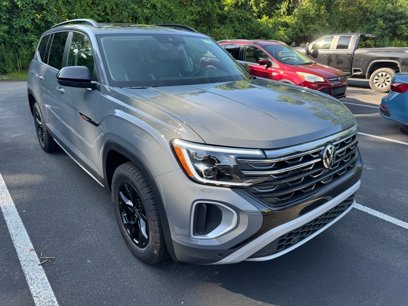 New 2025 Volkswagen Atlas Peak Edition SE