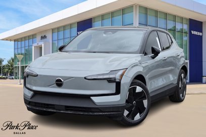 New 2025 Volvo EX30 Plus w/ Climate Package