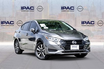 New 2025 Nissan Versa SV w/ Trunk Package