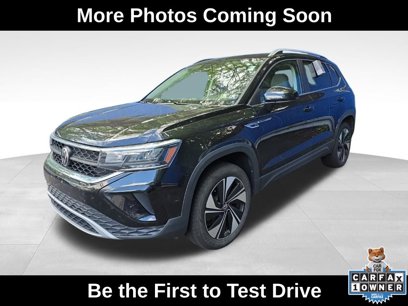Used 2024 Volkswagen Taos SE w/ Panoramic Sunroof Package