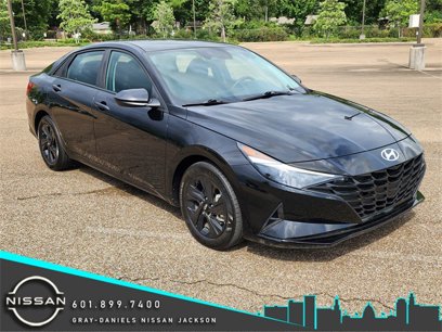Used 2023 Hyundai Elantra SEL w/ Preferred Accessory Package
