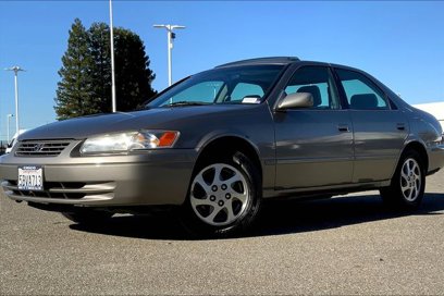 Used 1999 Toyota Camry LE