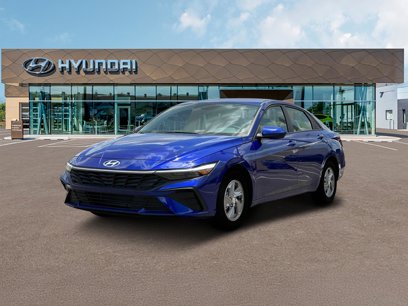 New 2025 Hyundai Elantra SE