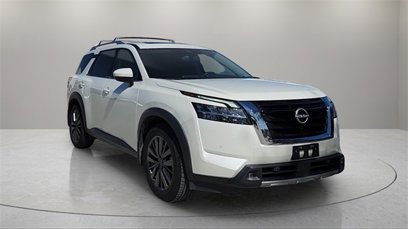 Used 2022 Nissan Pathfinder SL w/ SL Premium Package