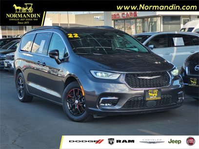 Used 2022 Chrysler Pacifica Touring-L