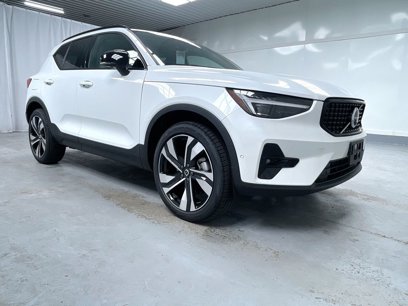 New 2026 Volvo XC40 B5 Ultra w/ Protection Package Premier