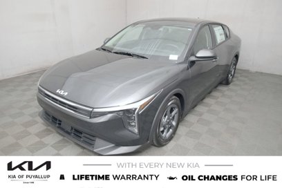 New 2025 Kia K4 LXS