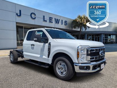 New 2025 Ford F350 XL w/ XL Chrome Package