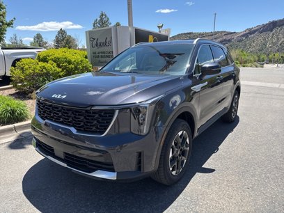 New 2025 Kia Sorento S