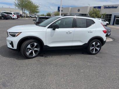 New 2025 Volvo XC40 B5 Plus w/ Protection Package Premier
