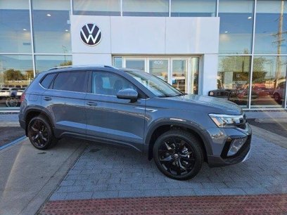 New 2024 Volkswagen Taos SE