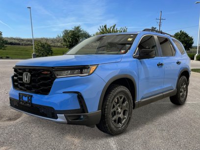 New 2025 Honda Pilot TrailSport