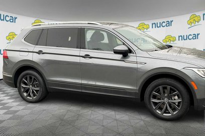Certified 2022 Volkswagen Tiguan SE w/ Panoramic Sunroof Package