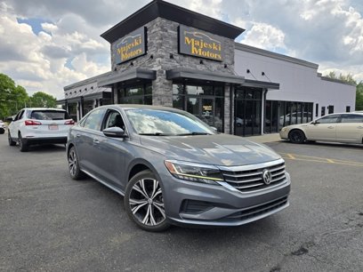 Used 2021 Volkswagen Passat 2.0T SE