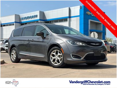 Used 2017 Chrysler Pacifica Touring-L w/ Tire & Wheel Group