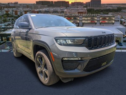 New 2025 Jeep Grand Cherokee Limited w/ Black Appearance Package