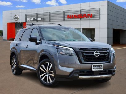 New 2025 Nissan Pathfinder Platinum w/ Black Appearance Package