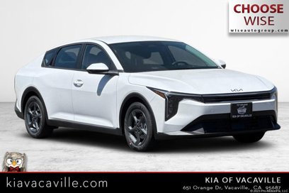 New 2025 Kia K4 LXS