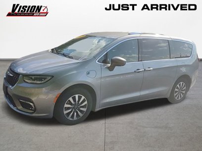Used 2021 Chrysler Pacifica Touring-L