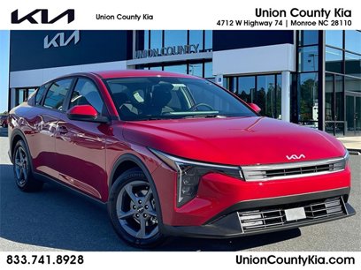 New 2025 Kia K4 LXS