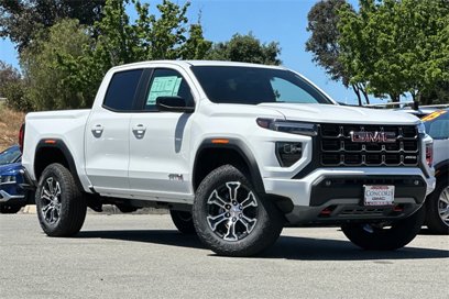 New 2025 GMC Canyon AT4
