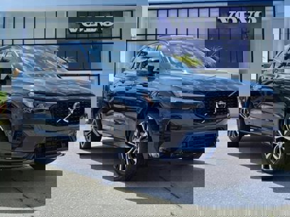 New 2025 Volvo XC60 B5 Plus w/ Protection Package Premier