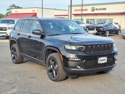 New 2025 Jeep Grand Cherokee Limited w/ Black Appearance Package