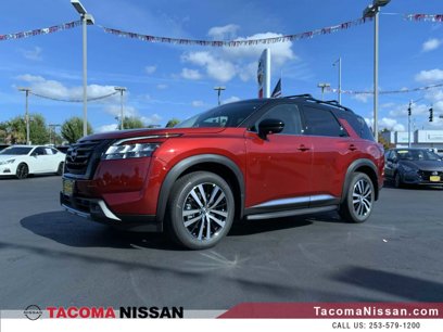 New 2024 Nissan Pathfinder Platinum w/ Black Appearance Package