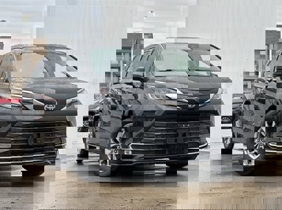Used 2021 Toyota Sienna XLE