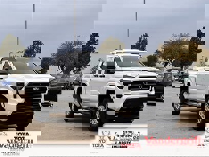 New 2024 Toyota Tacoma SR