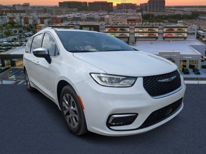 New 2025 Chrysler Pacifica Pinnacle