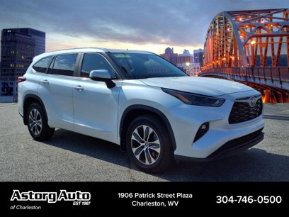 Used 2023 Toyota Highlander XLE