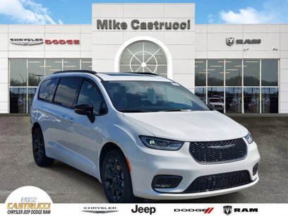 New 2026 Chrysler Pacifica Limited
