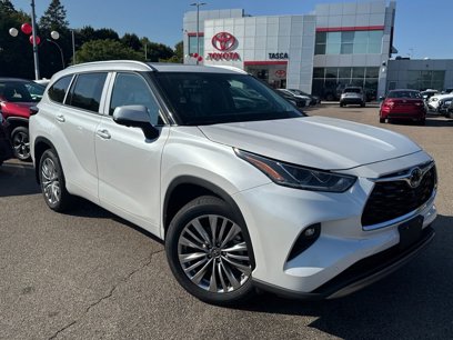 New 2025 Toyota Highlander Platinum