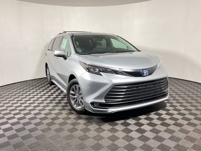 New 2025 Toyota Sienna XLE