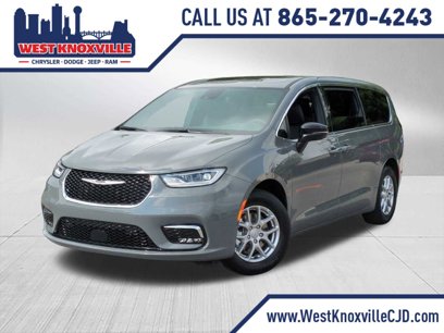 New 2025 Chrysler Pacifica Select