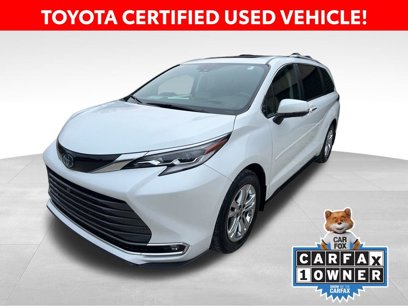 Certified 2022 Toyota Sienna Platinum