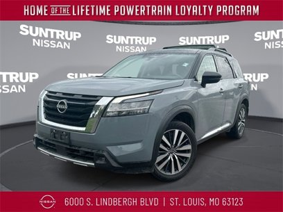 Used 2022 Nissan Pathfinder Platinum w/ Cargo Package