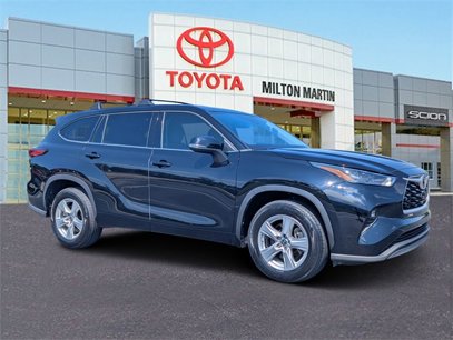 Certified 2022 Toyota Highlander LE