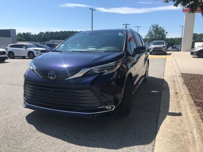Used 2023 Toyota Sienna Platinum