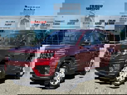 New 2024 Jeep Grand Cherokee Laredo