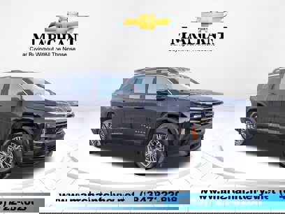 Used 2025 Chevrolet Traverse LT