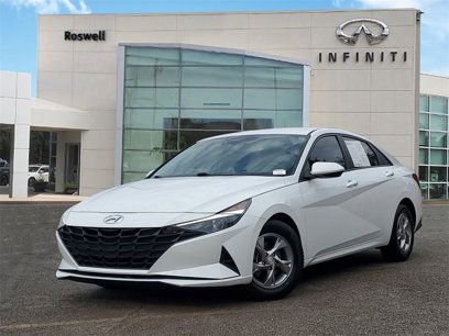 Used 2021 Hyundai Elantra SE w/ Cargo Package