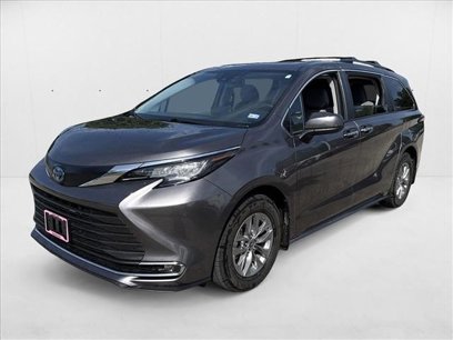 Used 2022 Toyota Sienna XLE