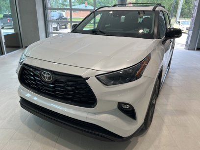 New 2025 Toyota Highlander XLE