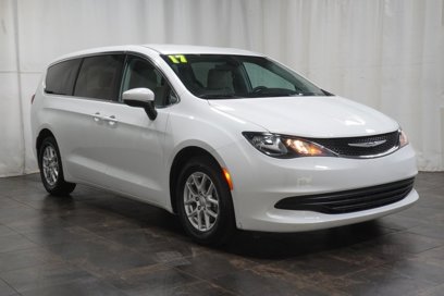 Used 2017 Chrysler Pacifica LX